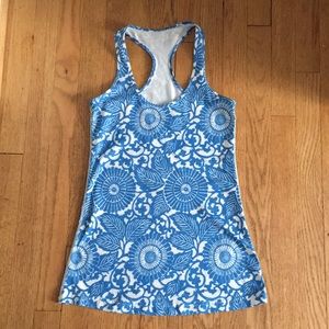 Lululemon racer back tee - size 6.